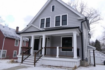 1505 St Charles St, Wauwatosa, WI 53213