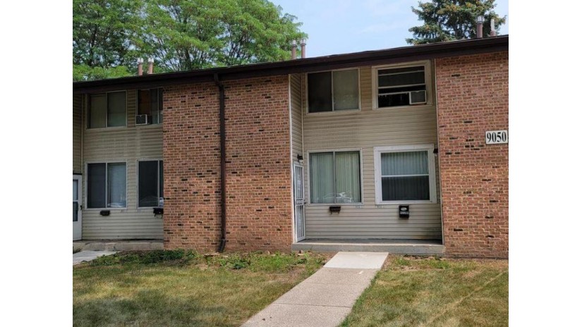 9050 N 95th St K Milwaukee, WI 53224 by Berkshire Hathaway HomeServices Metro Realty $35,000