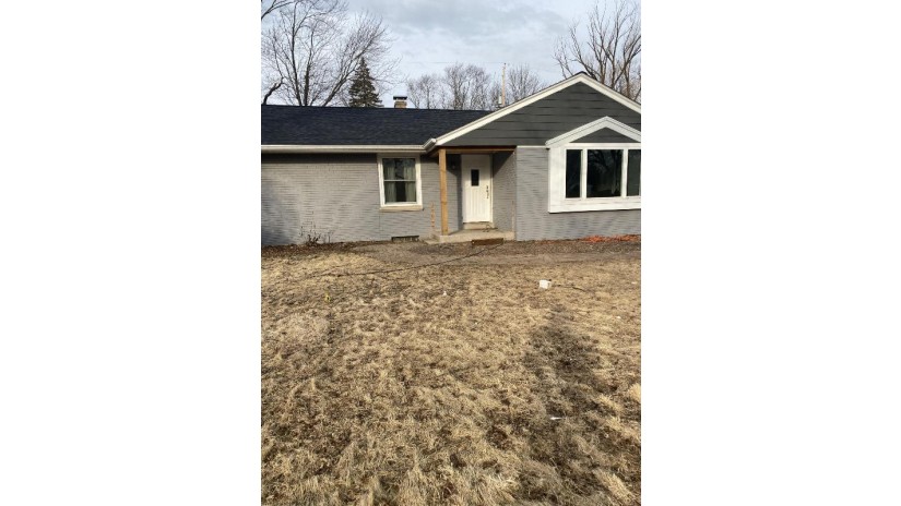 211 Madero Dr Thiensville, WI 53092 by Keller Williams Prestige $350,000