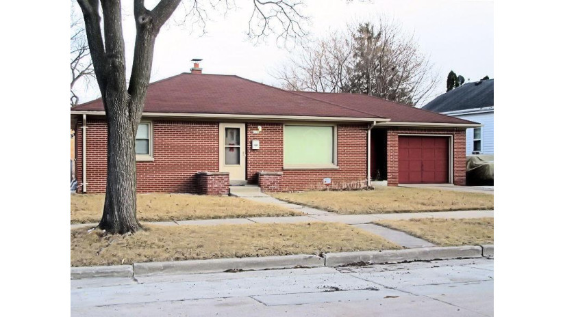 4676 N 53rd St Milwaukee, WI 53218 by Homestead Realty, Inc $35,000