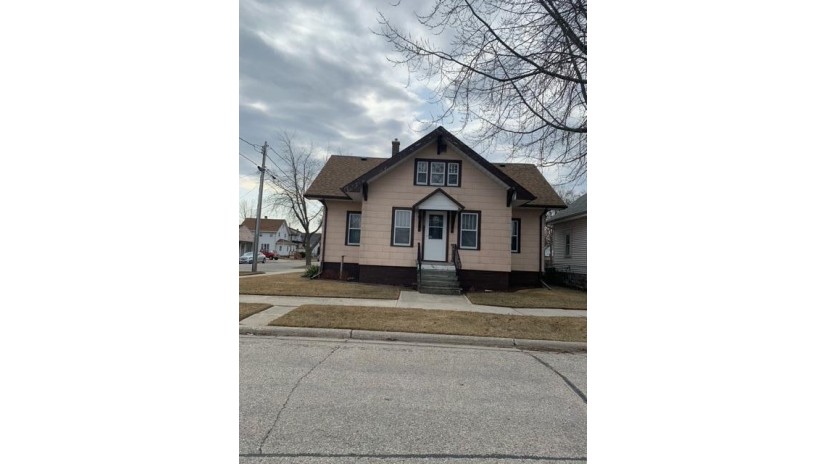 1802 Emmet St Two Rivers, WI 54241 by Weichert, Realtors CornerStone $70,500