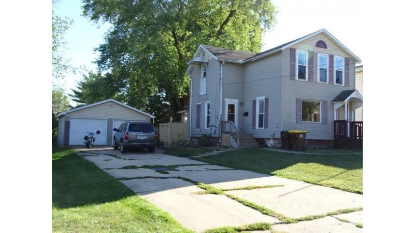 761 W Pleasant Freeport, IL 61032 by Preferred Real Estate Of Illinois $52,900
