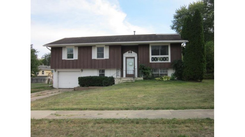 3233 Knox Drive Freeport, IL 61032 by Re/Max Property Source $68,500
