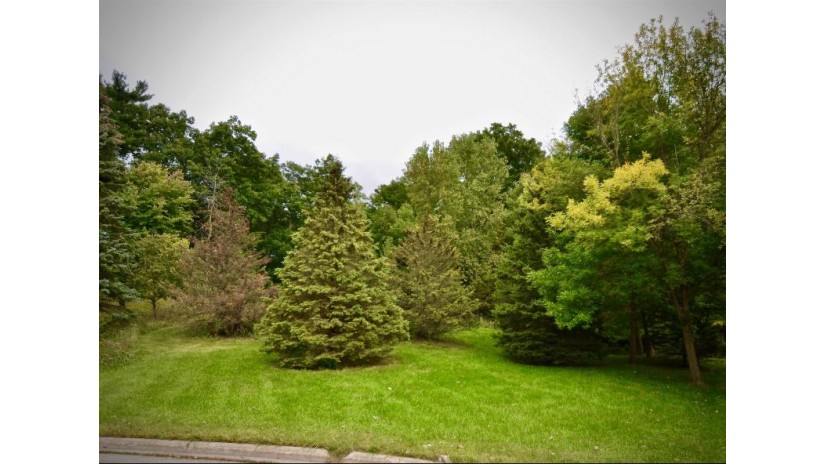 2470 Wood Oaks Circle Green Bay, WI 54302 by Resource One Realty, Llc $69,900
