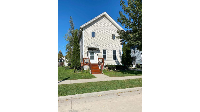 263 6th Street Fond Du Lac, WI 54935 by Re/Max Heritage $129,900