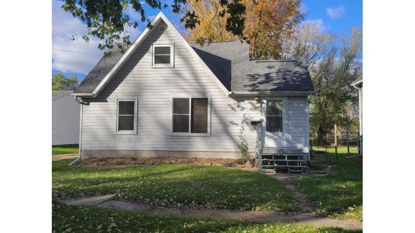 1209 Shiocton Street New London, WI 54961 by Century 21 Ace Realty $124,500