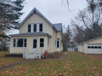 425 E Iola Street, Iola, WI 54945