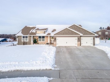 1359 Buckys Run, Howard, WI 54313