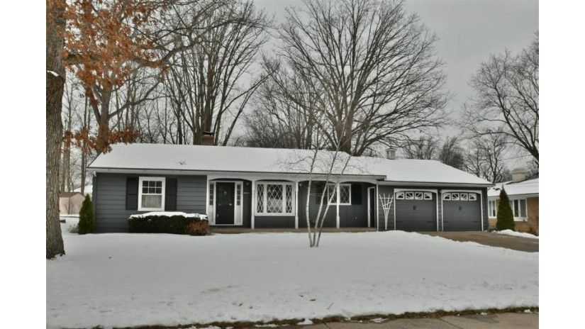 2506 Riverside Drive Little Chute, WI 54130 by Acre Realty, Ltd. $209,900