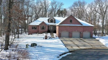 2451 Loxley Court, Suamico, WI 54173-8293