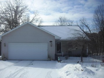 919 Mead Drive, Waupaca, WI 54981