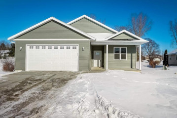 N6736 Clover Ln, Pacific, WI 53954