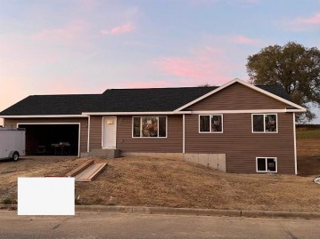 1015 Hay Creek Tr, Reedsburg, WI 53959