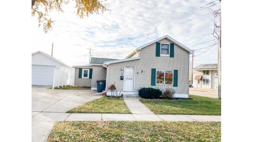 233 Franklin St Evansville, WI 53536 by Hurley Realty Llc $127,900