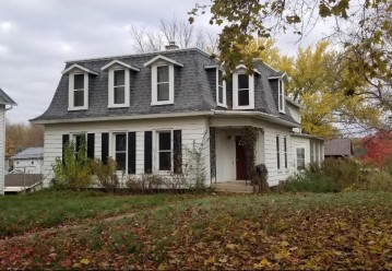 427 4th St, Baraboo, WI 53913