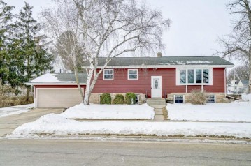 615 S Monroe St, Waterloo, WI 53594