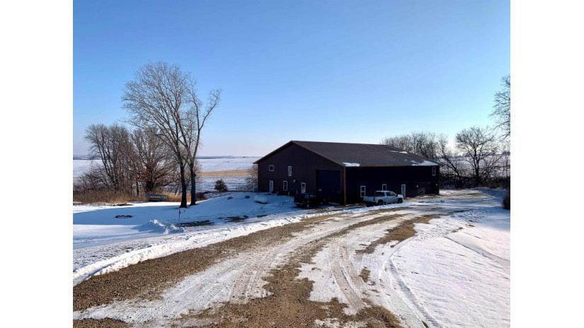 3886 Us Highway 61 & 35 Paris, WI 53820 by 1st Advantage Real Estate $490,000