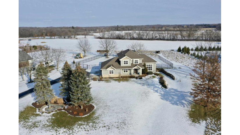 5210 N Northwood Trace Janesville, WI 53545 by Century 21 Affiliated $700,000