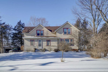 213 Portland Rd, Waterloo, WI 53594