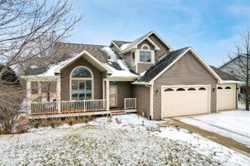 400 Whitetail Way, Deerfield, WI 53531