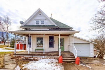 203 N Garfield St, Barneveld, WI 53507