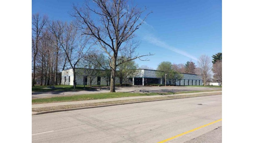 5707 Schofield Avenue Wausau, WI 54476 by Woldt Commercial Realty Llc $2,195,000