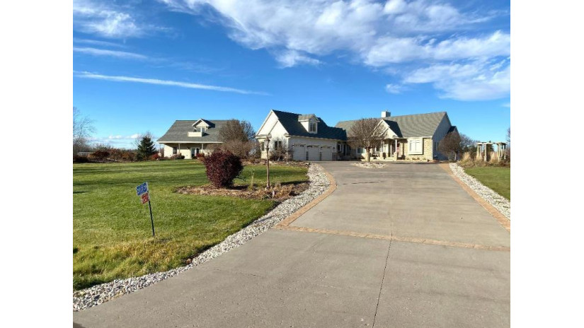 203728 Callaway Drive Marshfield, WI 54449 by Listwithfreedom.com $739,900