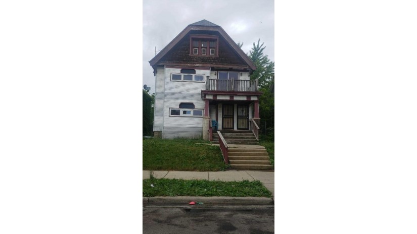 2609 N 39th St 2611 Milwaukee, WI 53210 by Root River Realty $102,900