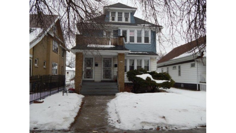 4036 N 24th Pl 4038 Milwaukee, WI 53209 by Root River Realty $84,900