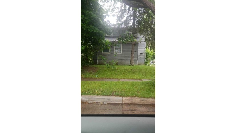 5102 N 39th St 5102A Milwaukee, WI 53209 by Root River Realty $107,900
