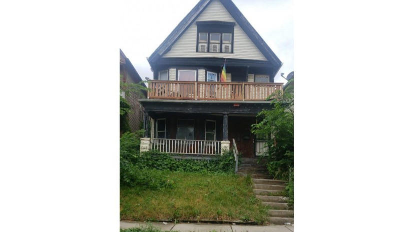 2547 N 36th St 2549 Milwaukee, WI 53210 by Root River Realty $84,900