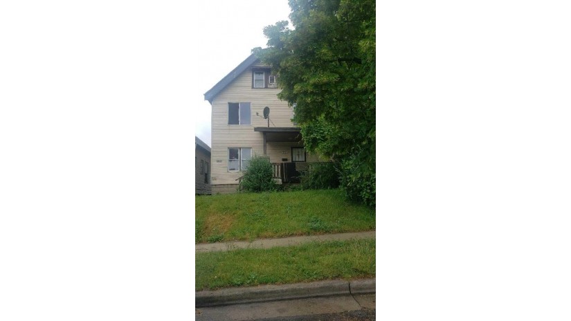 3355 N 8th St 3355A Milwaukee, WI 53206 by Root River Realty $71,900