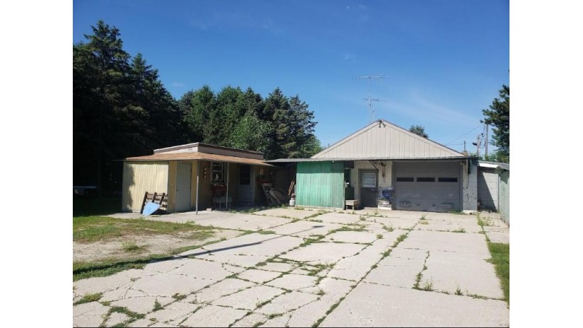 1310 Martin St Manitowoc, WI 54220 by Coldwell Banker Real Estate Group~Manitowoc $109,900