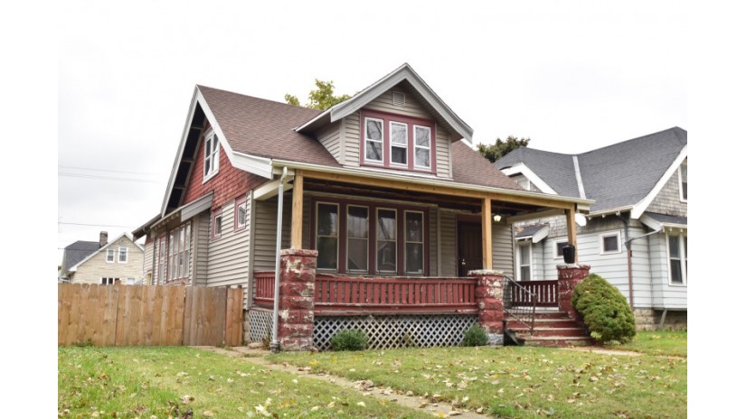 3021 N 36th St Milwaukee, WI 53210 by Shorewest Realtors $82,000