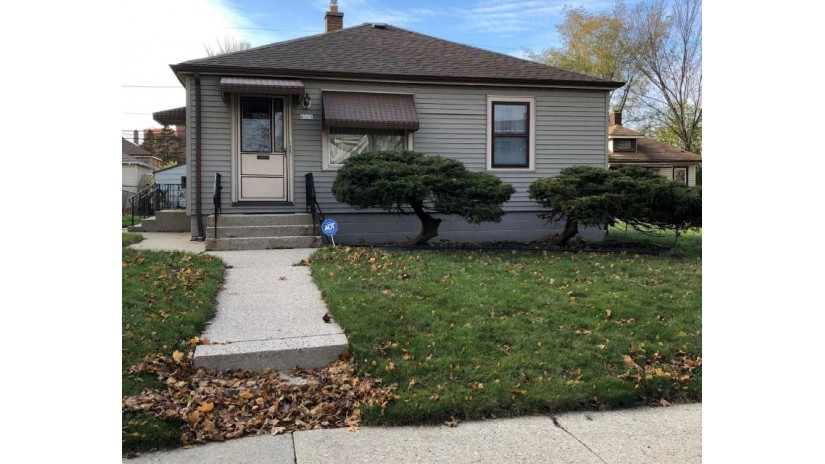 4315 N 14th St Milwaukee, WI 53209-6942 by Coldwell Banker Realty $95,900