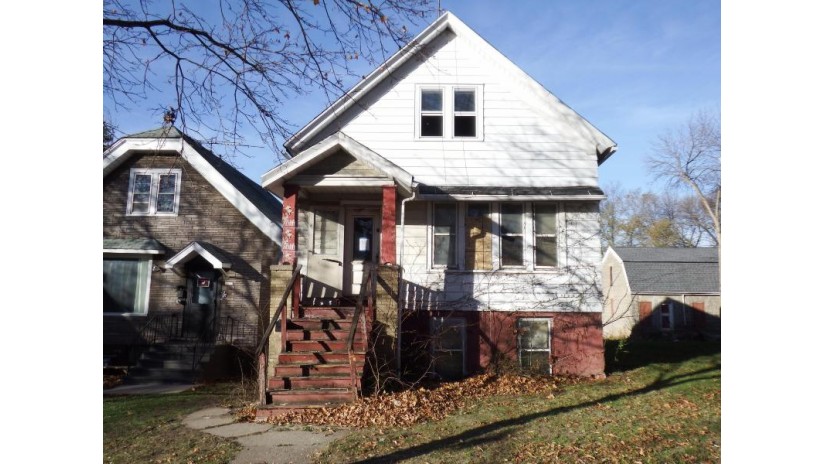 2611 S 7th St Milwaukee, WI 53215-3407 by Whitten Realty $39,000
