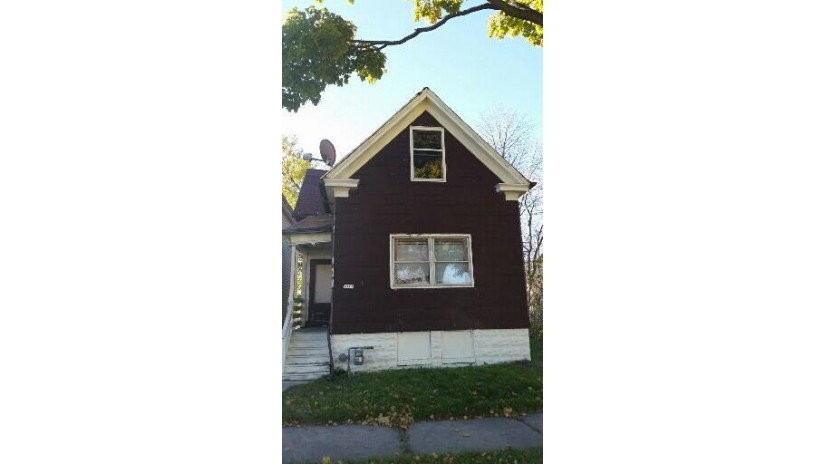 1915 N 14th St 1915 A Milwaukee, WI 53205 by Ogden & Company, Inc. $69,900