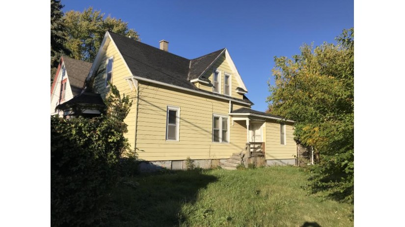 713 N Chicago Ave South Milwaukee, WI 53172 by First Weber Inc- Greenfield $100,000