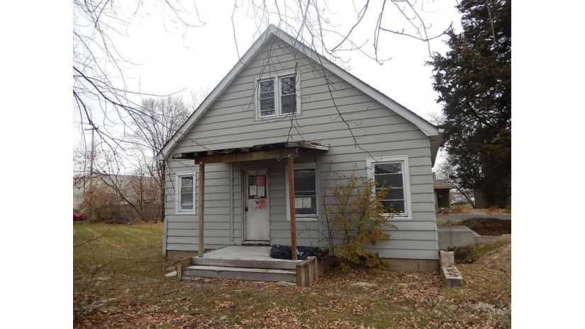 4055 N 127th St Brookfield, WI 53005 by Vylla Home $105,900