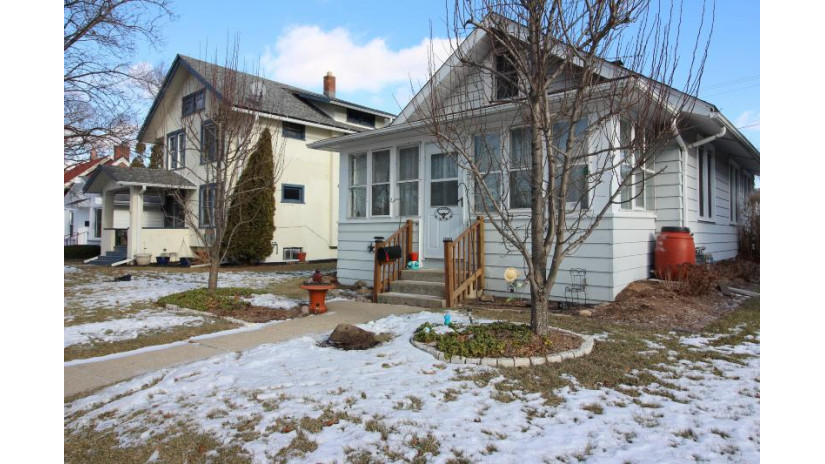 617 S Grand Ave Waukesha, WI 53186 by Any House Realty LLC $225,000