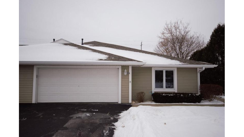 656 Hartford Sq 4 Hartford, WI 53027 by Emmer Real Estate Group $264,900