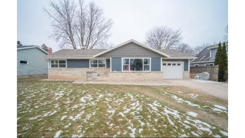 1010 N Webster St Port Washington, WI 53074 by Boss Realty, LLC $299,900