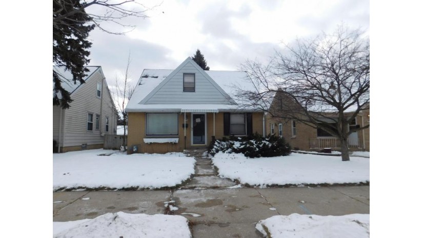 8951 W Lisbon Ave Milwaukee, WI 53222 by First Weber Inc - Brookfield $179,000