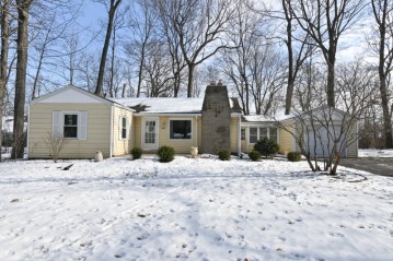940 Lois Ave, Brookfield, WI 53045-6757