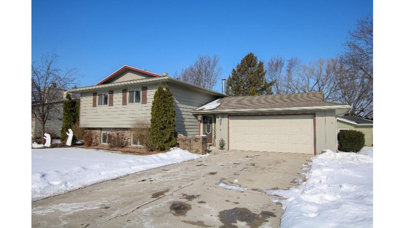 781 Mequon Ave Fond Du Lac, WI 54935 by Adashun Jones Real Estate $229,900