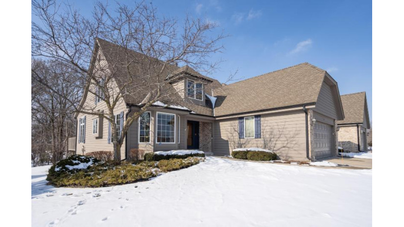 585 S Stonehedge Dr A Brookfield, WI 53045 by The Stefaniak Group, LLC $439,000