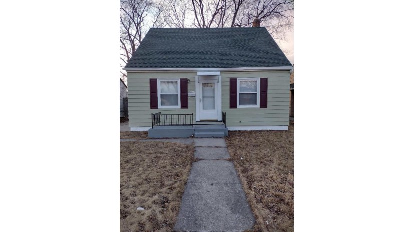 5233 N Teutonia Ave Milwaukee, WI 53209 by Realty Experts $139,900