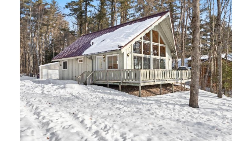 W2509 Tall Moon Rd Menominee, WI 54135 by Compass RE WI-Northshore $439,900