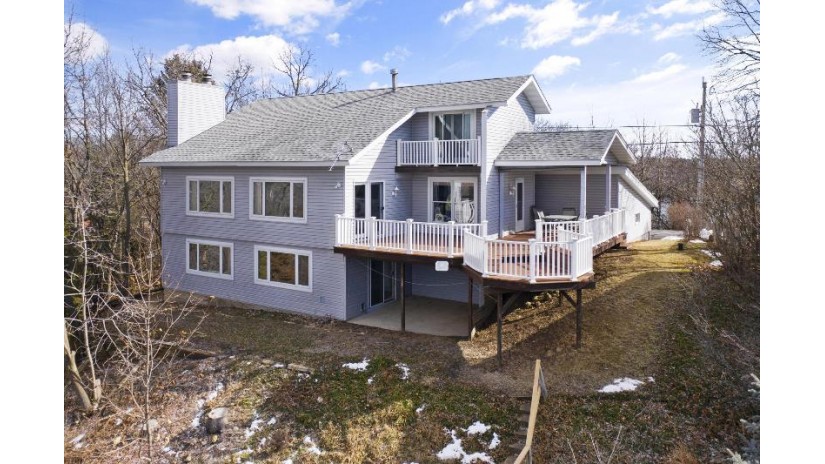 N7751 Ridge Rd Whitewater, WI 53190 by NextHome Success ~Whitewater $718,000