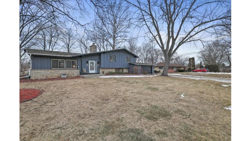 6235 S 123rd St Hales Corners, WI 53130 by Benefit Realty $359,000